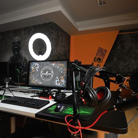 Gamers Paradise Hotel Chalong Exteriör bild
